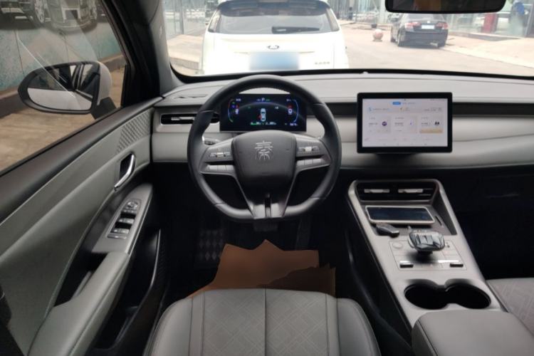Used BYD Qin PLUS 2025 DM-i Smart Drive 55KM Leading Model Steering Wheel