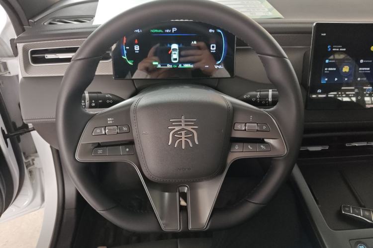 Used BYD Qin PLUS 2025 DM-i Smart Drive 55KM Leading Model Steering Wheel