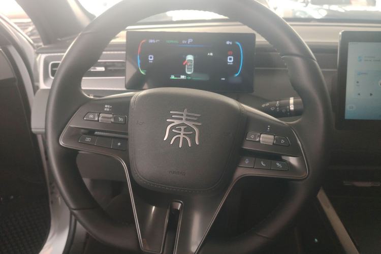 Used BYD Qin PLUS 2025 DM-i Smart Drive 55KM Leading Model Steering Wheel