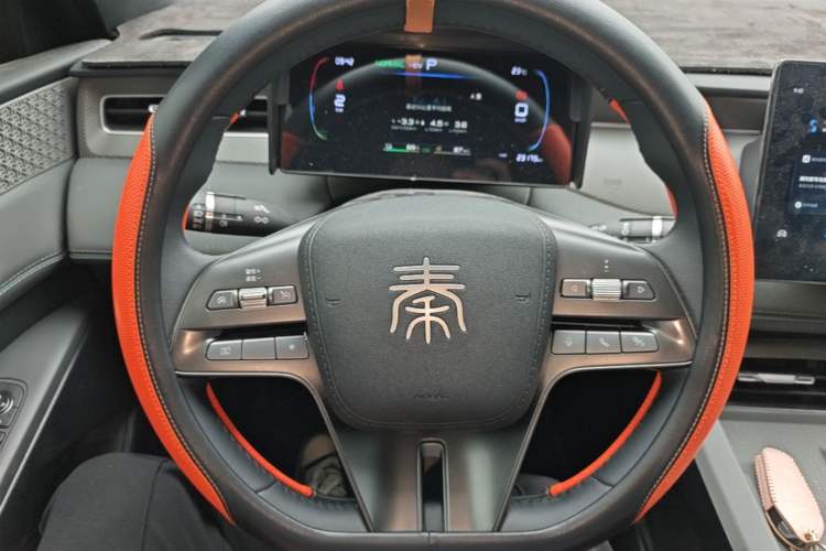 Used BYD Qin PLUS 2025 DM-i Smart Drive 55KM Leading Model Steering Wheel