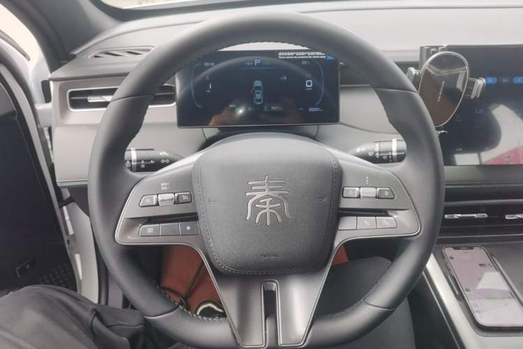 Used BYD Qin PLUS 2025 DM-i Smart Drive 55KM Leading Model Steering Wheel