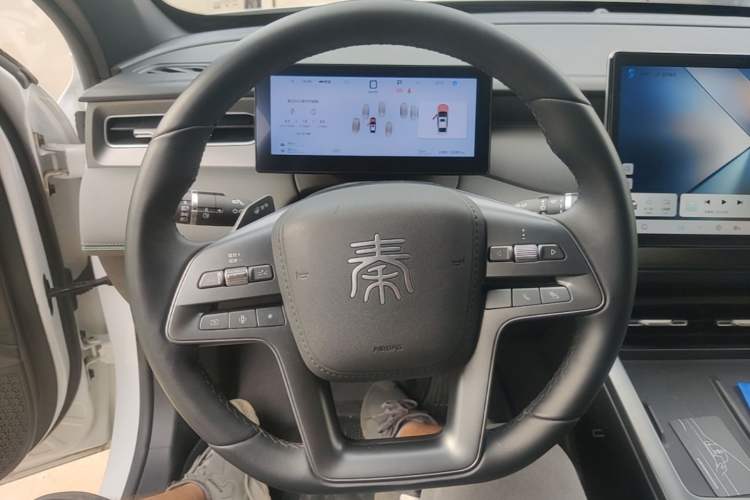 Used BYD Qin PLUS 2025 DM-i Smart Drive 120KM Superior Model Steering Wheel