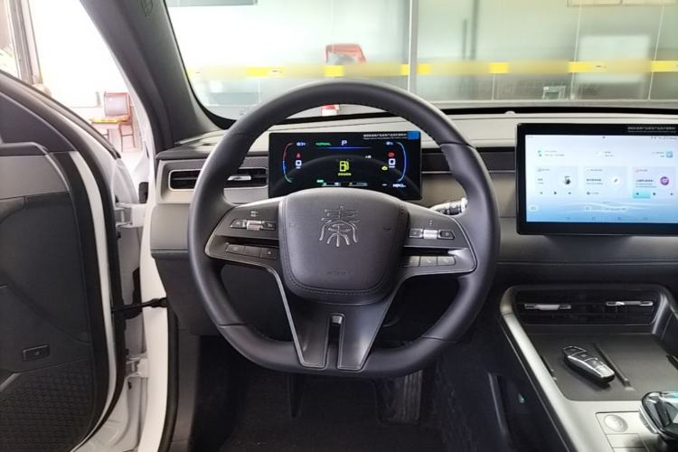 Used BYD Qin PLUS 2025 DM-i Smart Drive 55KM Leading Model Steering Wheel