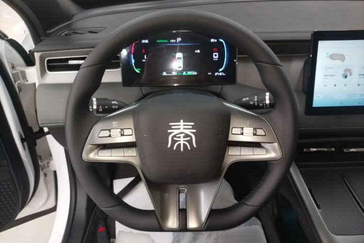 Used BYD Qin PLUS 2025 DM-i Smart Drive 55KM Leading Model Steering Wheel