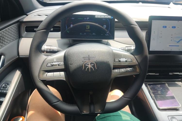 Used BYD Qin PLUS 2025 DM-i Smart Drive 55KM Leading Model Steering Wheel