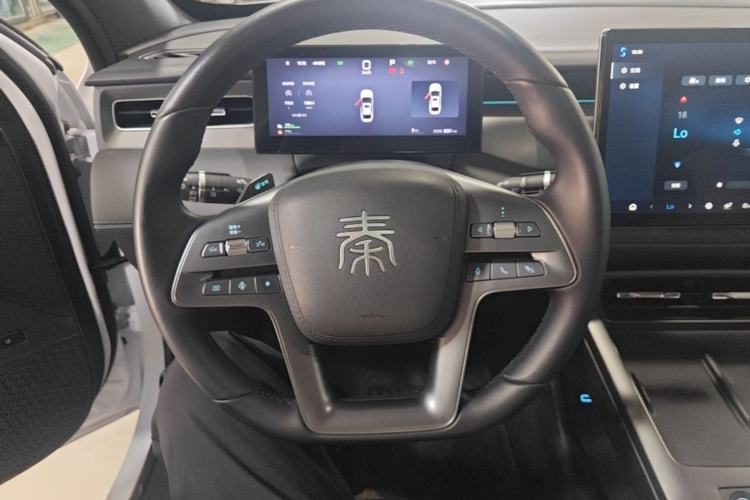 Used BYD Qin PLUS 2025 DM-i Smart Drive 120KM Superior Model Steering Wheel