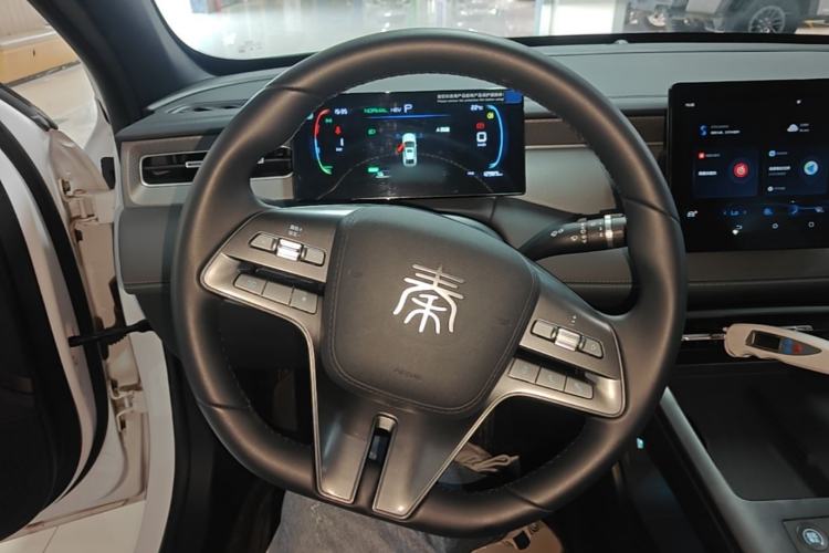 Used BYD Qin PLUS 2025 DM-i Smart Drive 55KM Leading Model Steering Wheel