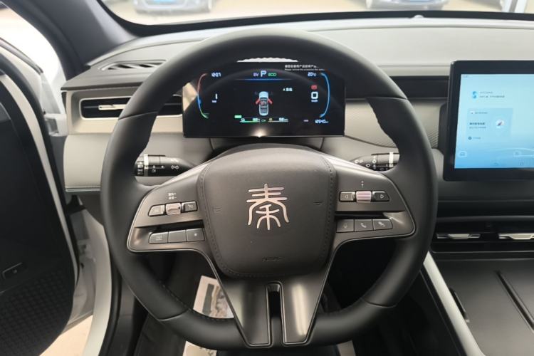 Used BYD Qin PLUS 2025 DM-i Smart Drive 55KM Leading Model Steering Wheel