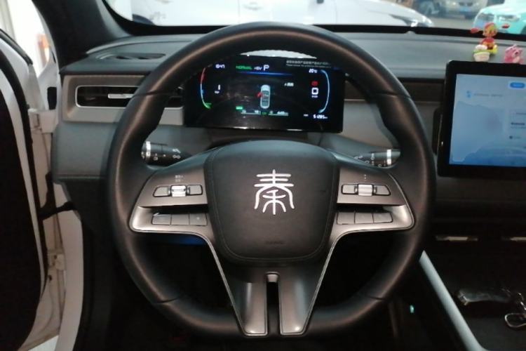 Used BYD Qin PLUS 2025 DM-i Smart Drive 55KM Leading Model Steering Wheel