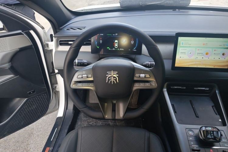 Used BYD Qin PLUS 2025 DM-i Smart Drive 55KM Leading Model Steering Wheel