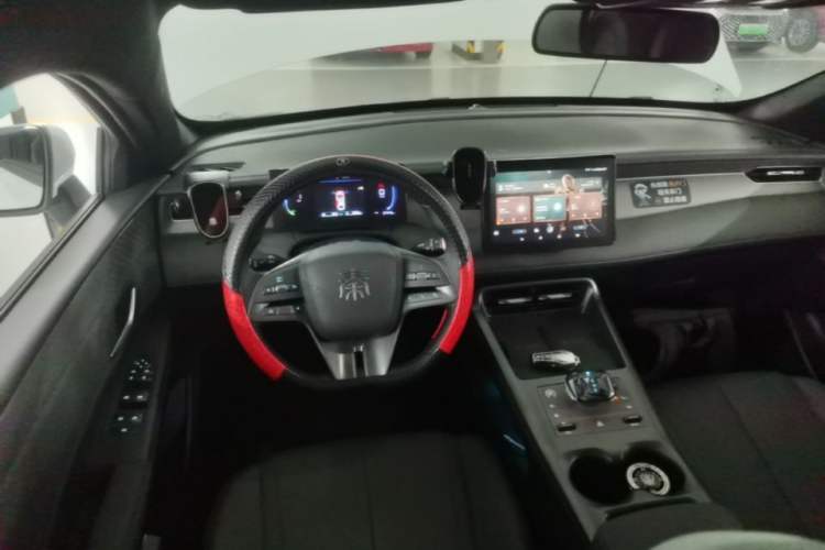Used BYD Qin PLUS 2025 DM-i Smart Drive 55KM Leading Model Steering Wheel