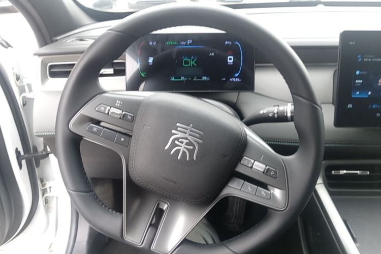 Used BYD Qin PLUS 2025 DM-i Smart Drive 55KM Leading Model Steering Wheel