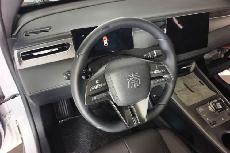 Used BYD Qin PLUS 2025 DM-i Smart Drive 55KM Leading Model Steering Wheel