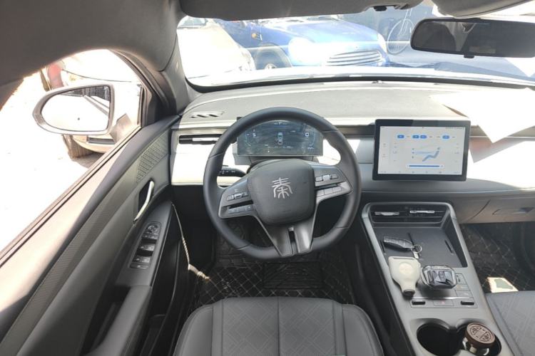 Used BYD Qin PLUS 2025 DM-i Smart Drive 55KM Leading Model Steering Wheel