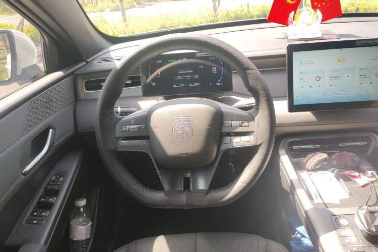 Used BYD Qin PLUS 2025 DM-i Smart Drive 55KM Leading Model Steering Wheel