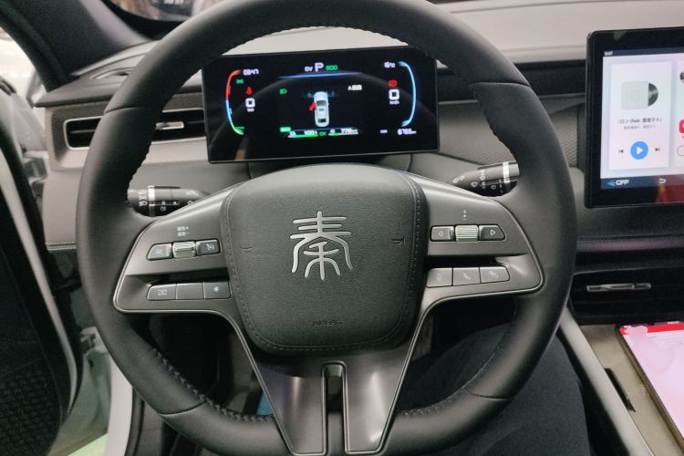 Used BYD Qin PLUS 2025 DM-i Smart Drive 55KM Leading Model Steering Wheel