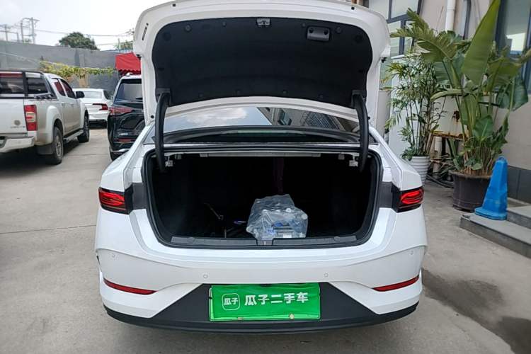 Used BYD Qin PLUS 2025 DM-i Smart Drive 55KM Leading Model Trunk