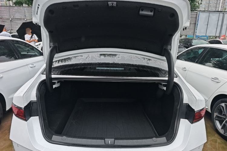 Used BYD Qin PLUS 2025 DM-i Smart Drive 55KM Leading Model Trunk