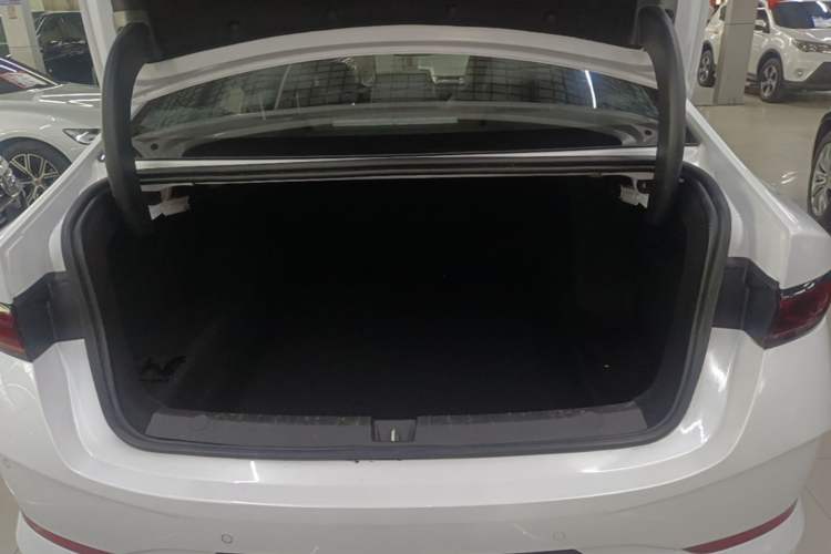Used BYD Qin PLUS 2025 DM-i Smart Drive 55KM Leading Model Trunk