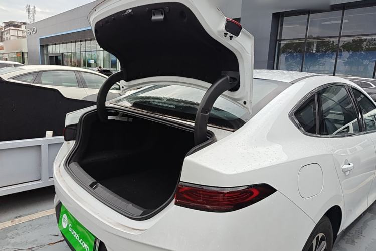 Used BYD Qin PLUS 2025 DM-i Smart Drive 55KM Beyond Model Trunk