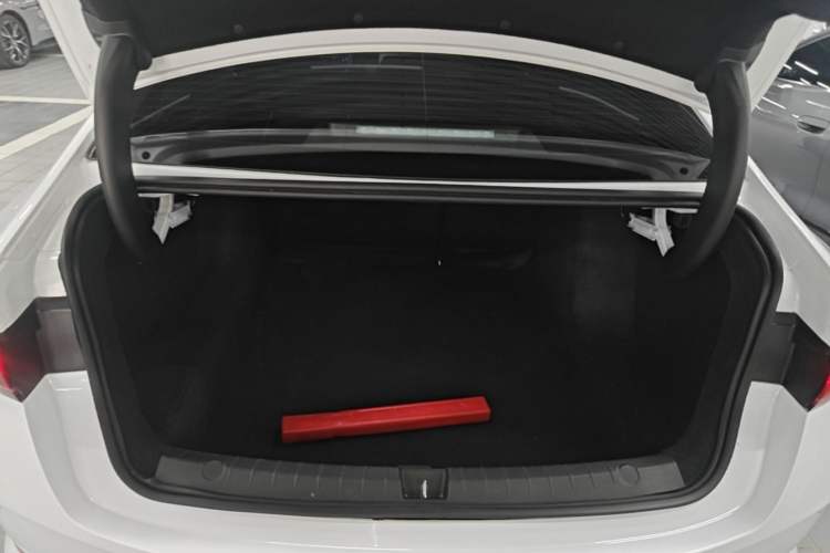 Used BYD Qin PLUS 2025 DM-i Smart Drive 55KM Leading Model Trunk