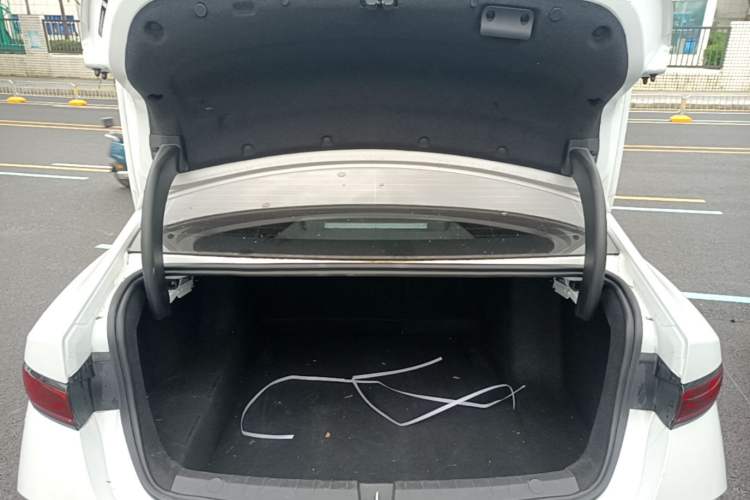 Used BYD Qin PLUS 2025 DM-i Smart Drive 55KM Leading Model Trunk