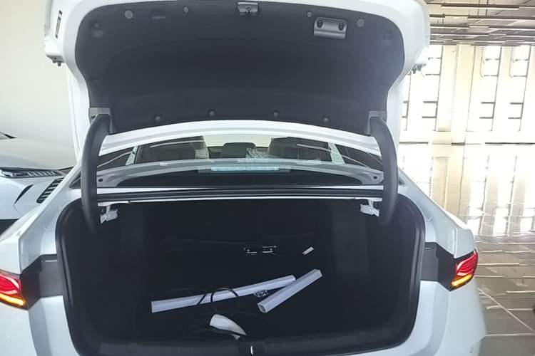 Used BYD Qin PLUS 2025 DM-i Smart Drive 55KM Leading Model Trunk