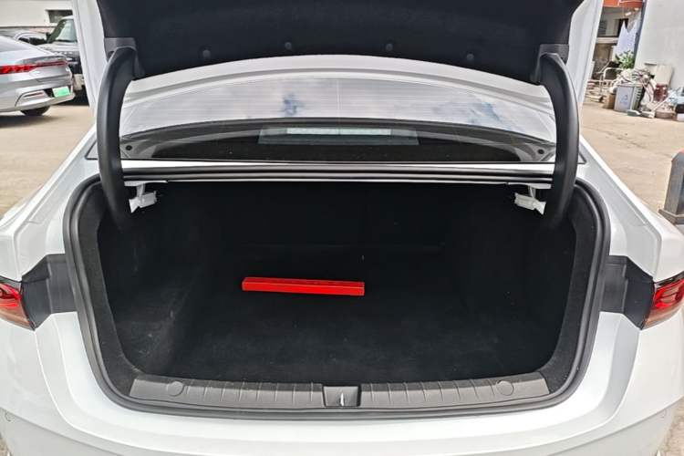 Used BYD Qin PLUS 2025 DM-i Smart Drive 55KM Leading Model Trunk