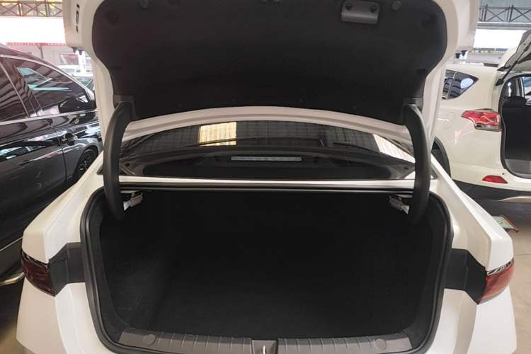 Used BYD Qin PLUS 2025 DM-i Smart Drive 55KM Leading Model Trunk