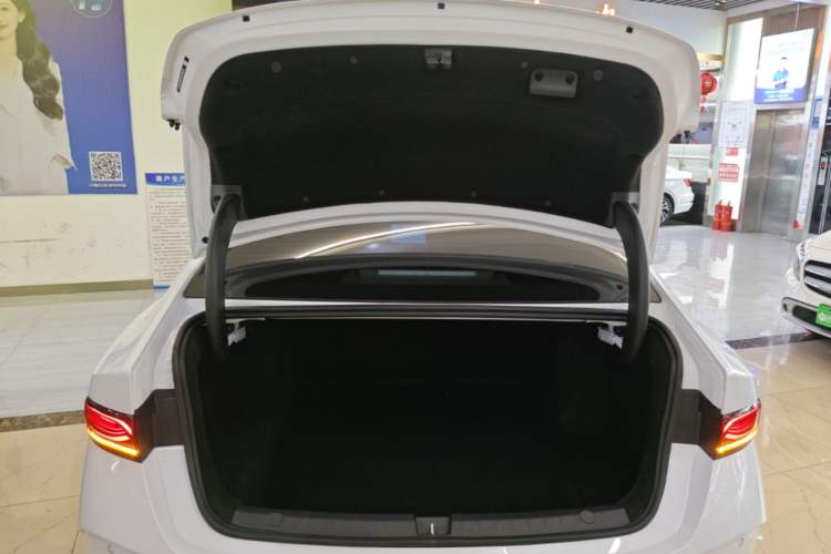 Used BYD Qin PLUS 2025 DM-i Smart Drive 55KM Leading Model Trunk