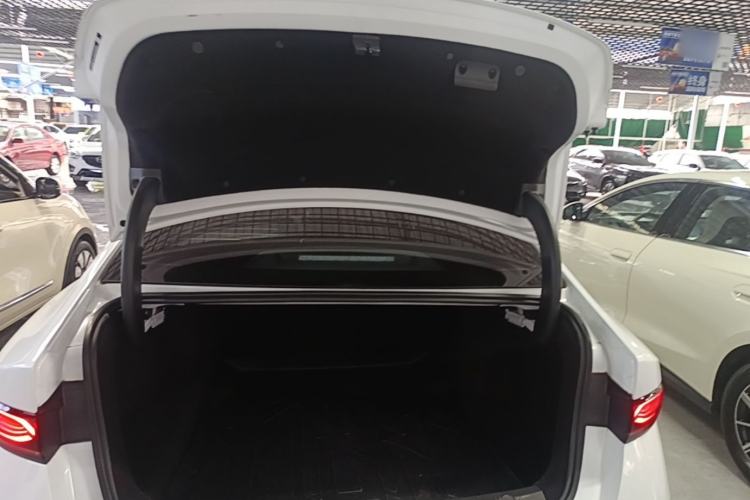 Used BYD Qin PLUS 2025 DM-i Smart Drive 55KM Leading Model Trunk