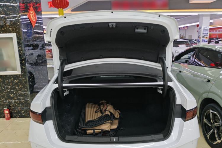 Used BYD Qin PLUS 2025 DM-i Smart Drive 55KM Leading Model Trunk