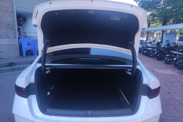 Used BYD Qin PLUS 2025 DM-i Smart Drive 55KM Leading Model Trunk