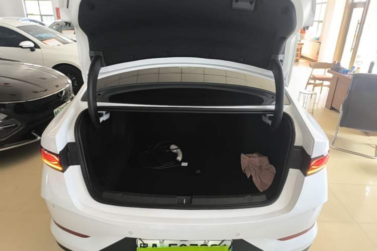 Used BYD Qin PLUS 2025 DM-i Smart Drive 55KM Leading Model Trunk