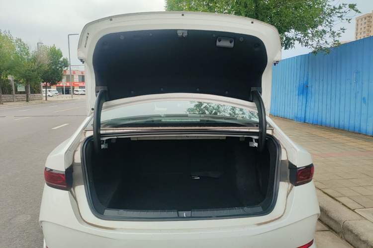Used BYD Qin PLUS 2025 DM-i Smart Drive 120KM Superior Model Trunk