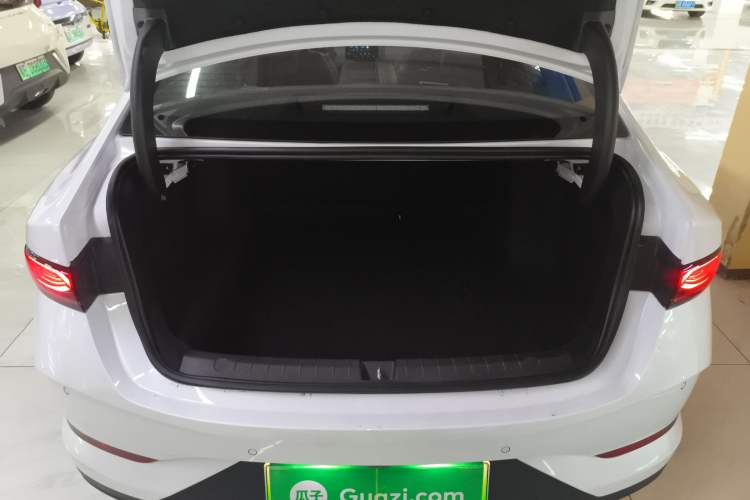 Used BYD Qin PLUS 2025 DM-i Smart Drive 55KM Leading Model Trunk