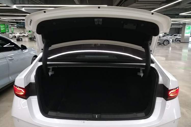 Used BYD Qin PLUS 2025 DM-i Smart Drive 55KM Leading Model Trunk