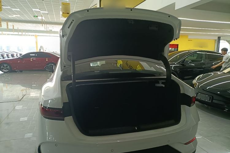 Used BYD Qin PLUS 2025 DM-i Smart Drive 55KM Leading Model Trunk