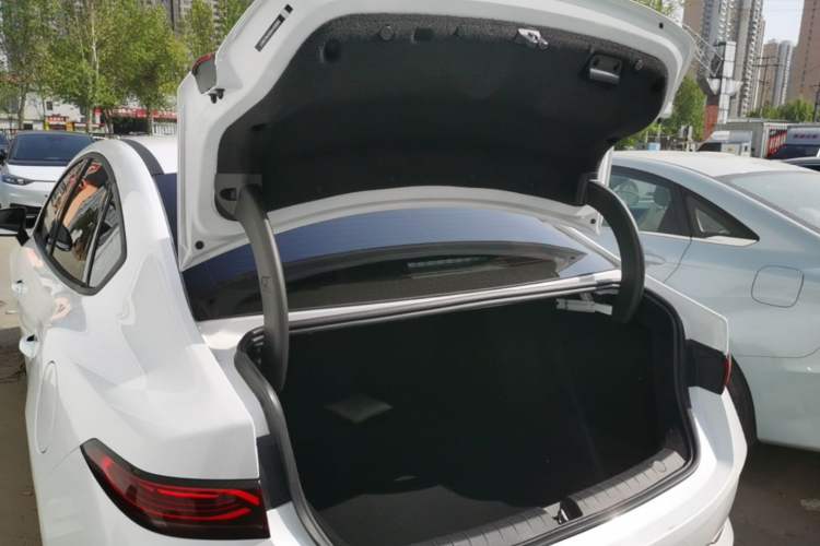 Used BYD Qin PLUS 2025 DM-i Smart Drive 55KM Leading Model Trunk