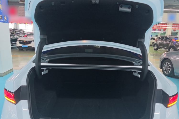 Used BYD Qin PLUS 2025 DM-i Smart Drive 55KM Leading Model Trunk