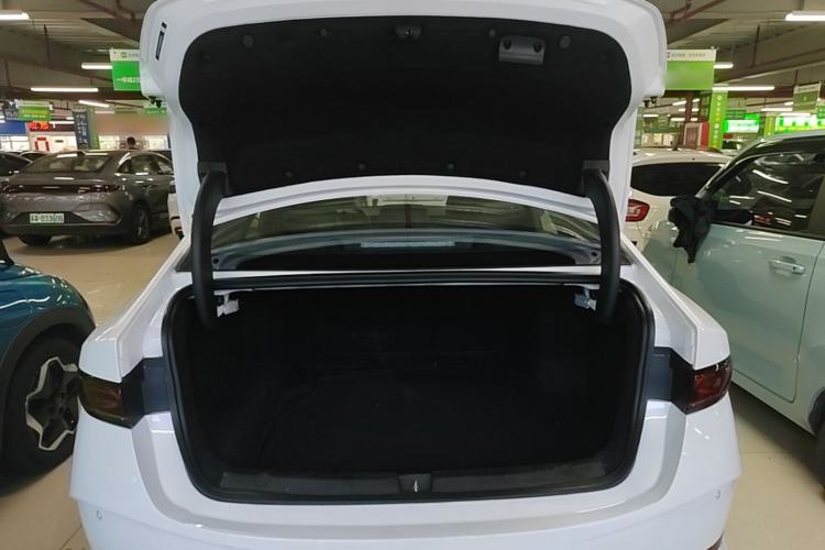 Used BYD Qin PLUS 2025 DM-i Smart Drive 55KM Leading Model Trunk