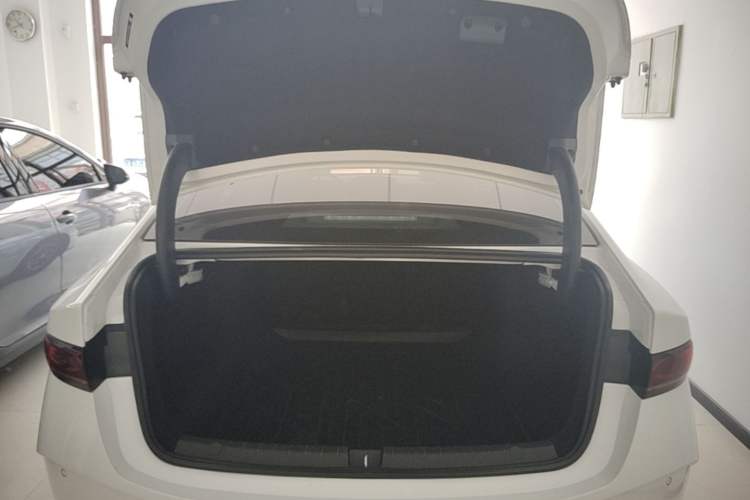 Used BYD Qin PLUS 2025 DM-i Smart Drive 55KM Leading Model Trunk