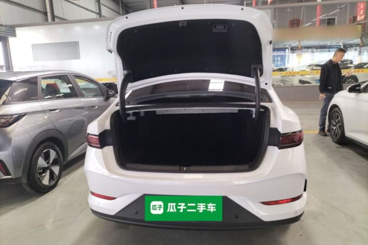 Used BYD Qin PLUS 2025 DM-i Smart Drive 55KM Beyond Model Trunk