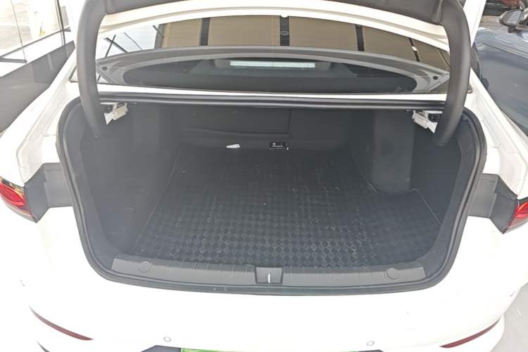 Used BYD Qin PLUS 2025 DM-i Smart Drive 55KM Leading Model Trunk
