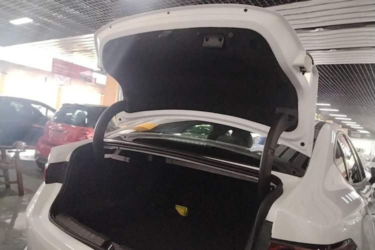 Used BYD Qin PLUS 2025 DM-i Smart Drive 55KM Leading Model Trunk