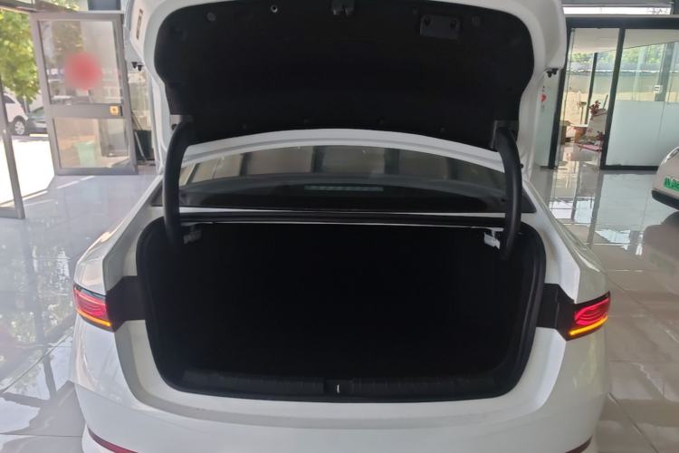 Used BYD Qin PLUS 2025 DM-i Smart Drive 120KM Superior Model Trunk