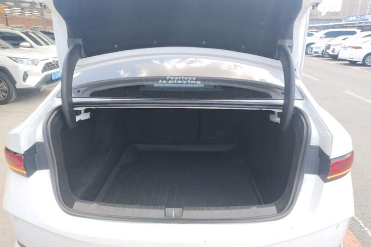 Used BYD Qin PLUS 2025 DM-i Smart Drive 55KM Leading Model Trunk
