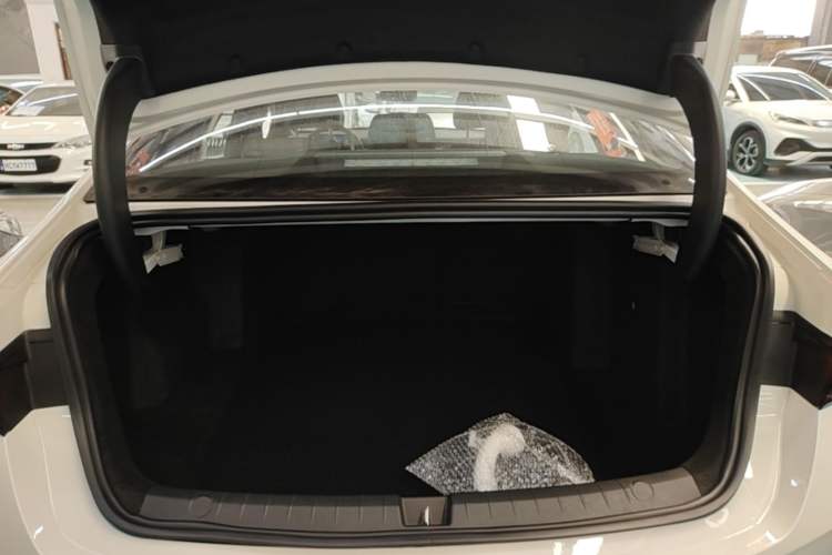 Used BYD Qin PLUS 2025 EV Smart Drive Edition 510KM Leading Model Trunk