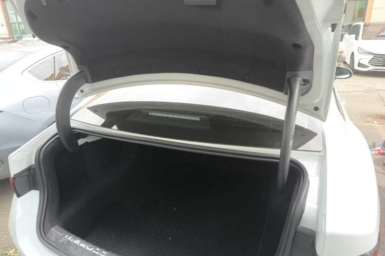 Used BYD Qin PLUS 2025 DM-i Smart Drive 55KM Leading Model Trunk