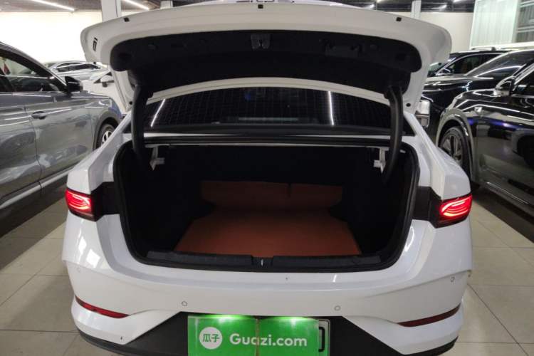 Used BYD Qin PLUS 2025 DM-i Smart Drive 55KM Leading Model Trunk